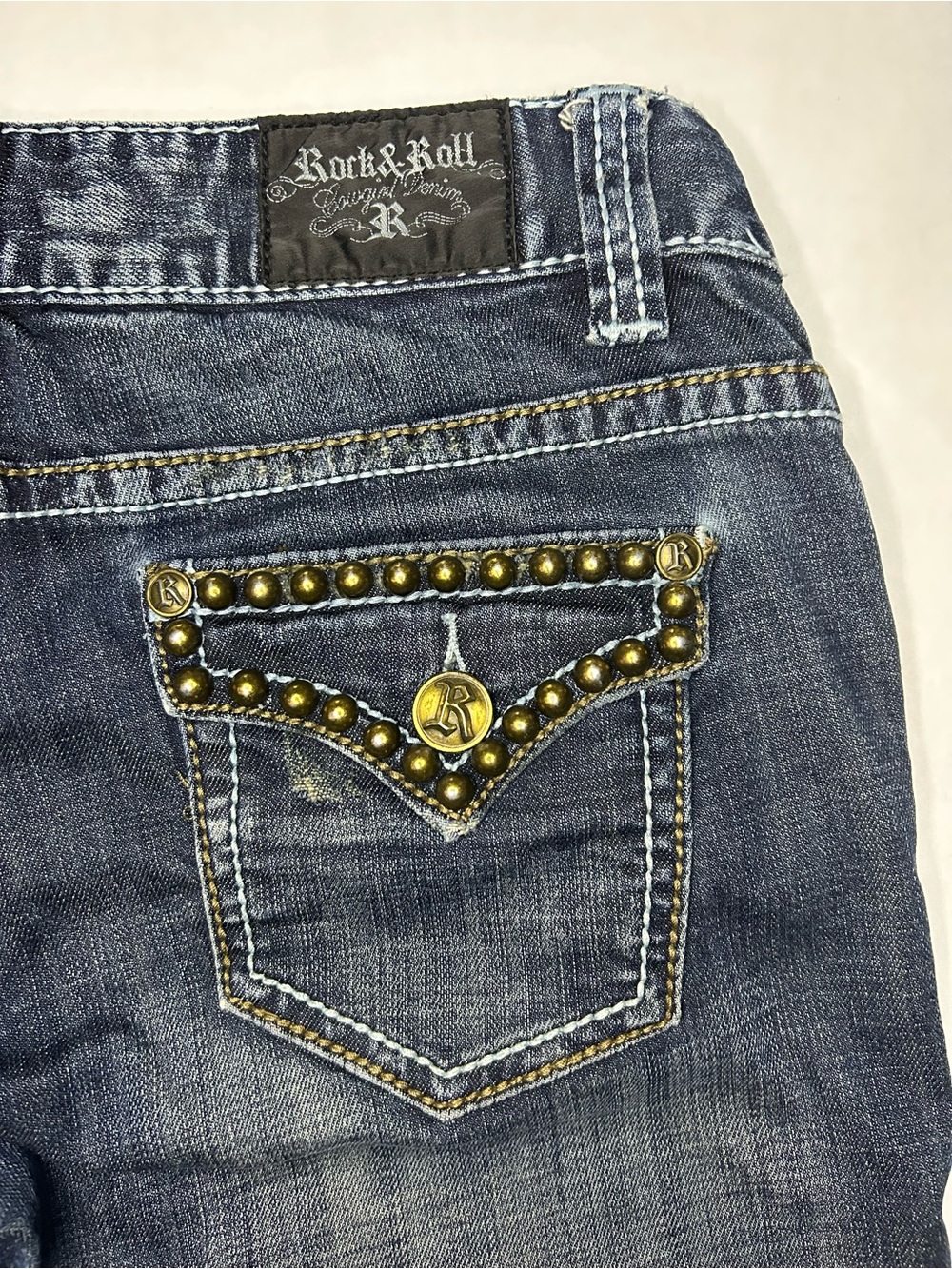 Rock & Roll Women’s Cowgirl Cropped Dark Blue Jeans w/ Brass Stud Accents Sz 28